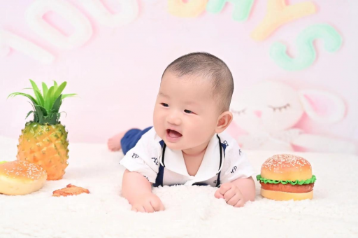 阜新宝宝在妈妈肚子里